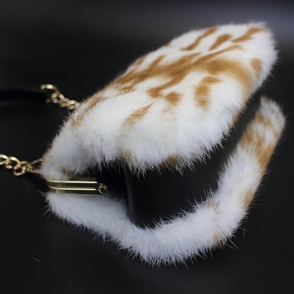 Neiman Marcus Elegant Cream Leopard Print Handbag - Picture 2 of 7